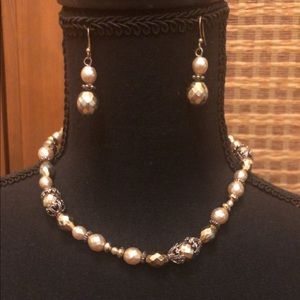 Necklace & earrings set
